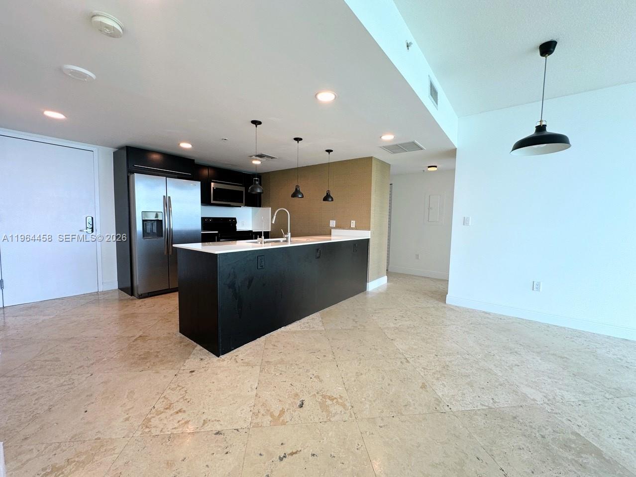 image Onyx on the Bay12