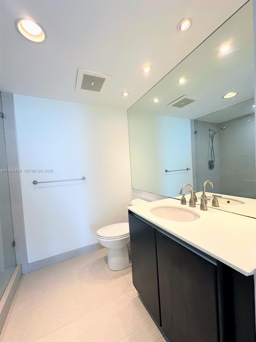 image Onyx on the Bay13