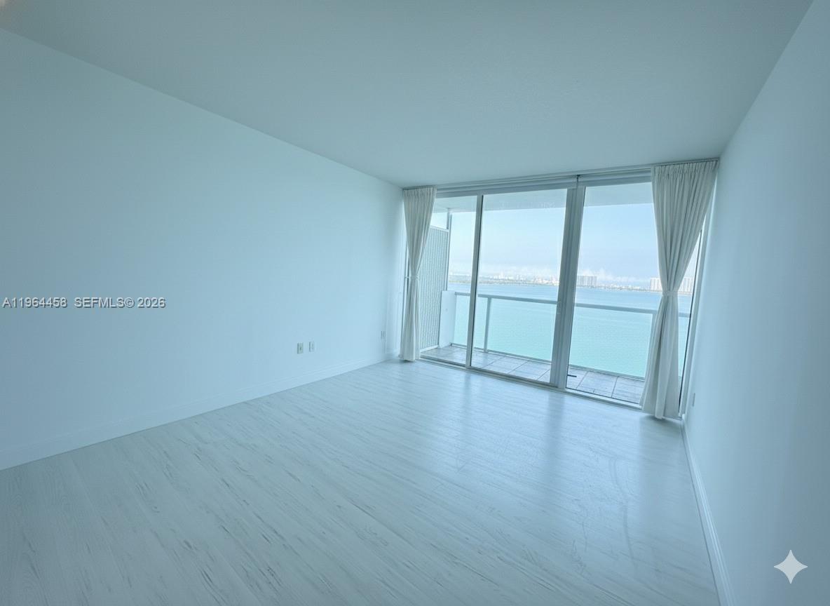 image Onyx on the Bay2