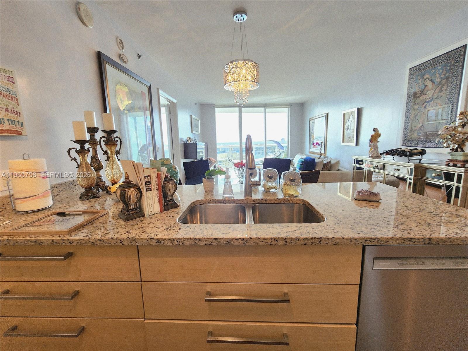 1800 S Ocean Dr #2406 Hallandale Beach, FL 33009