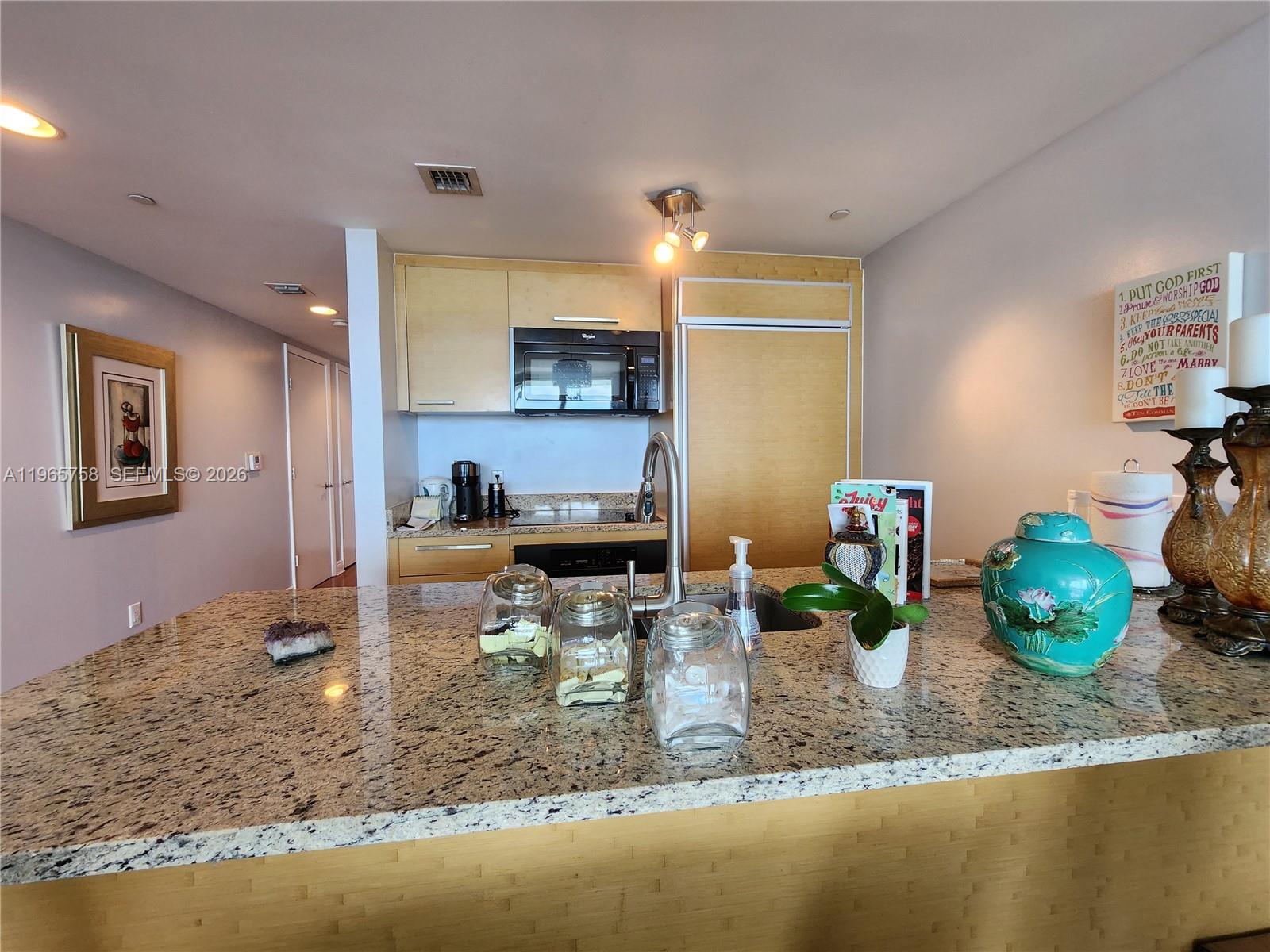 1800 S Ocean Dr #2406 Hallandale Beach, FL 33009