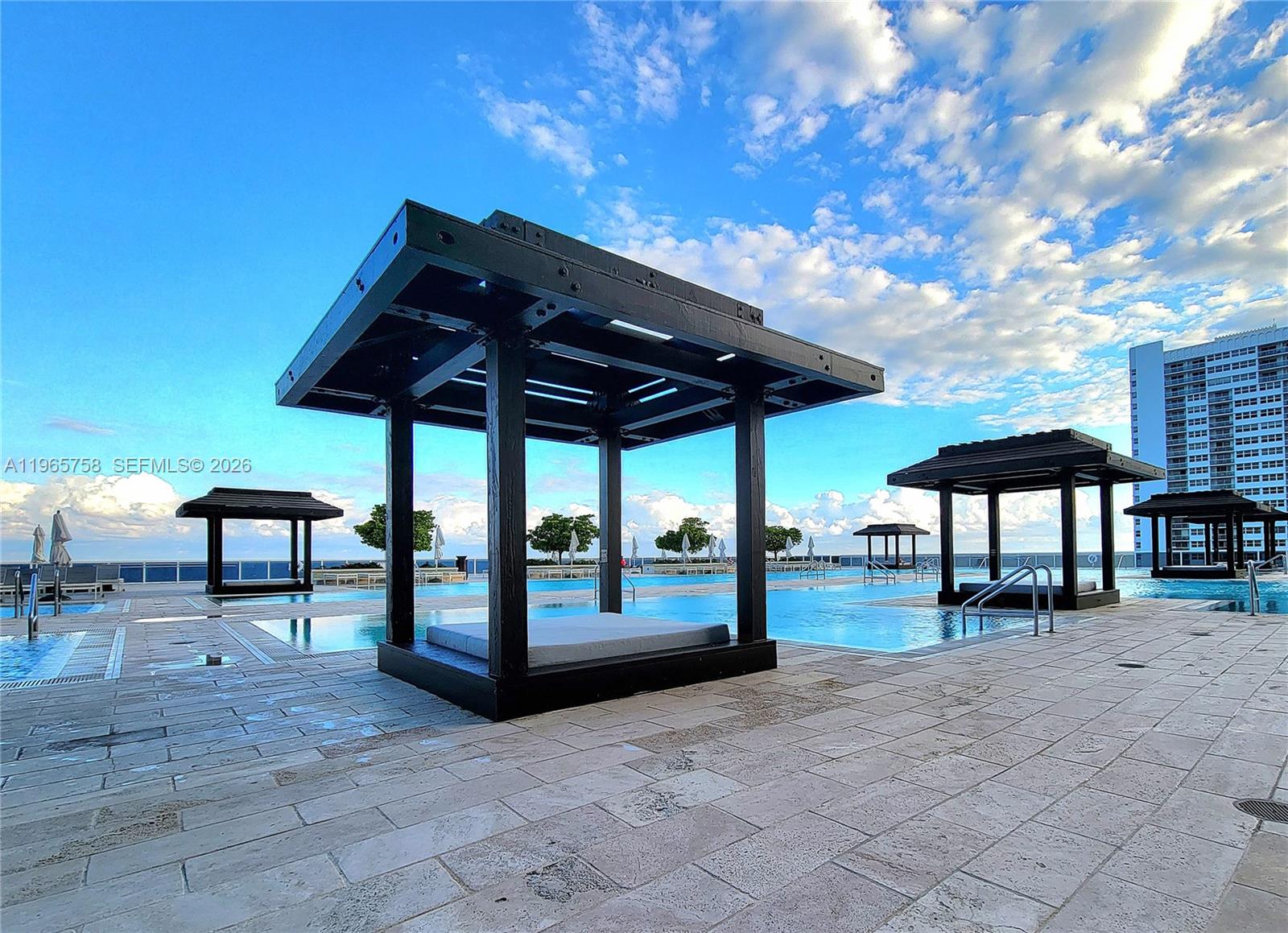 1800 S Ocean Dr #2406 Hallandale Beach, FL 33009