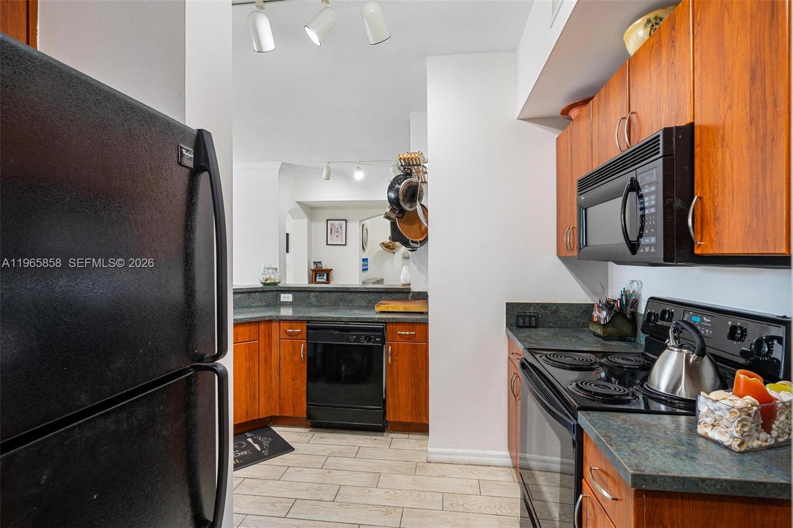 9172 Collins Ave #210 Surfside, FL 33154