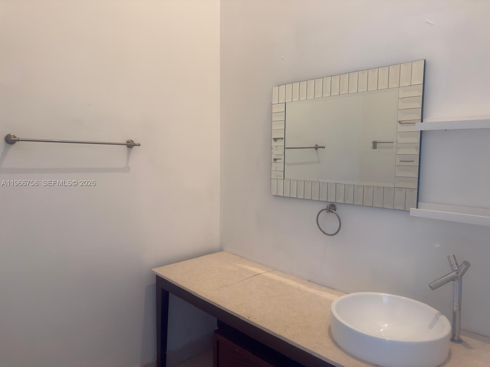 image Icon Brickell I14