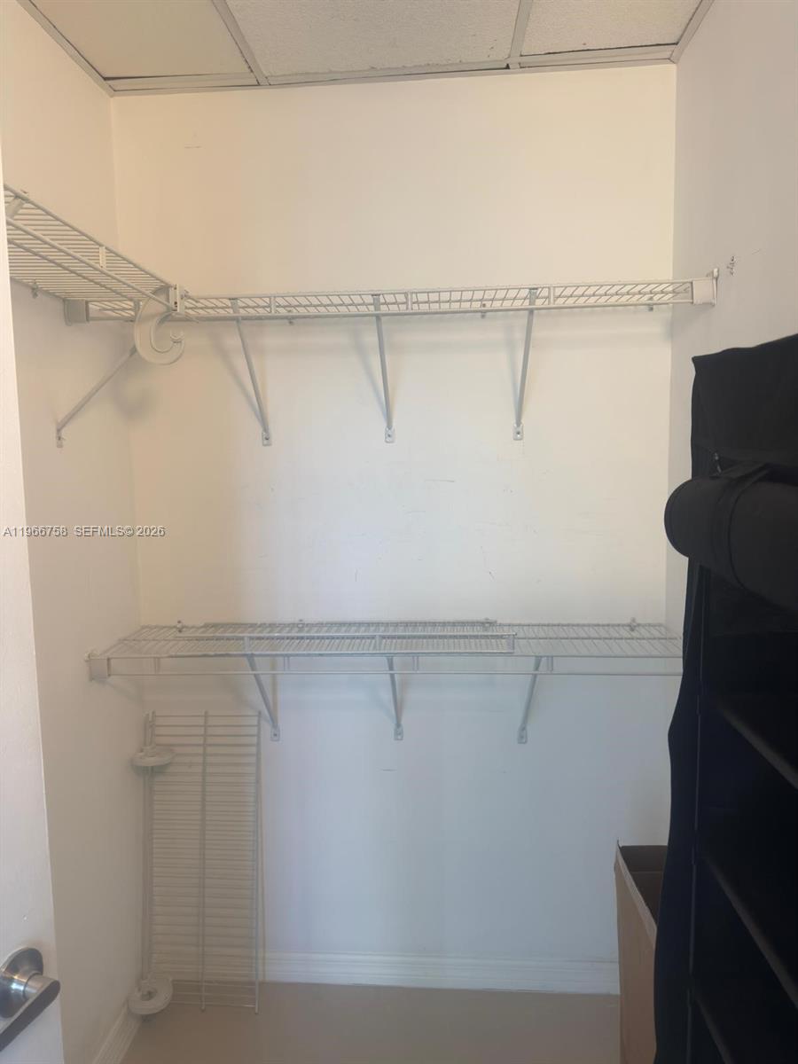 image Icon Brickell I17