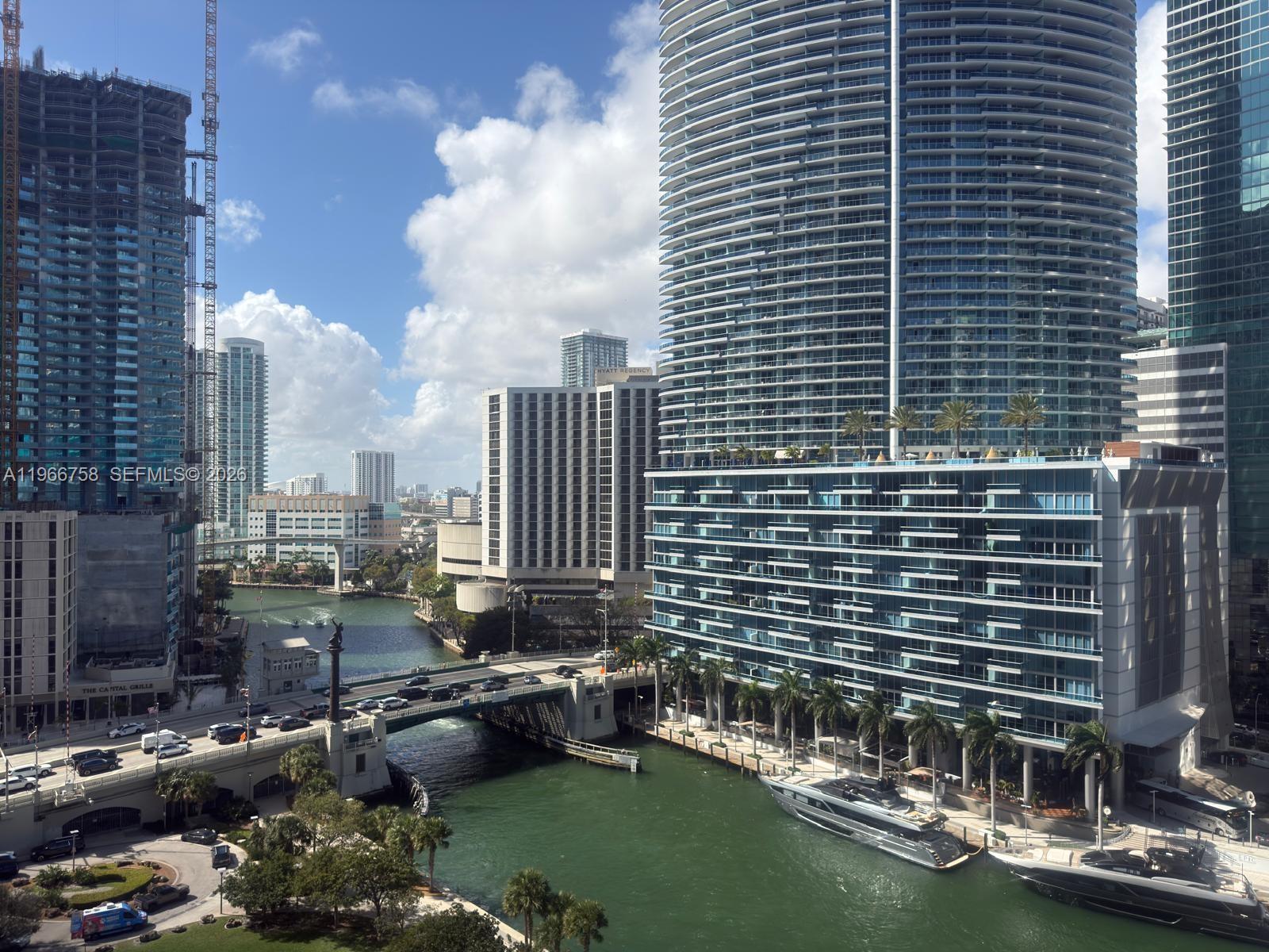image Icon Brickell I21