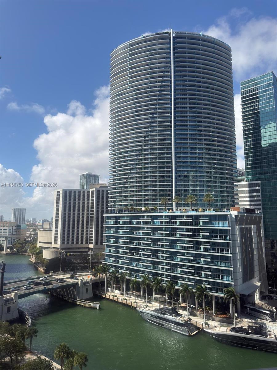 image Icon Brickell I23