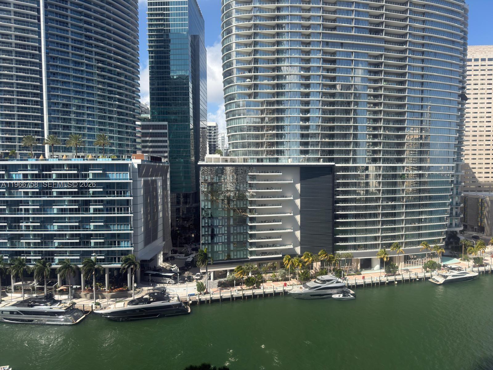 image Icon Brickell I24