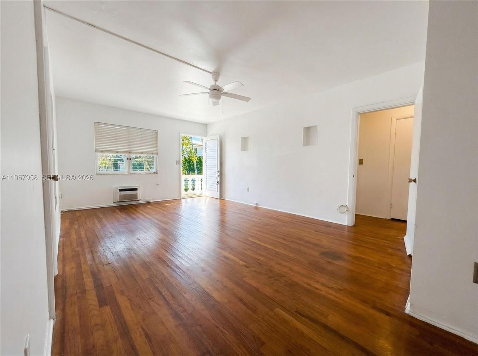 841 W 40th St #2 Miami Beach, FL 33140