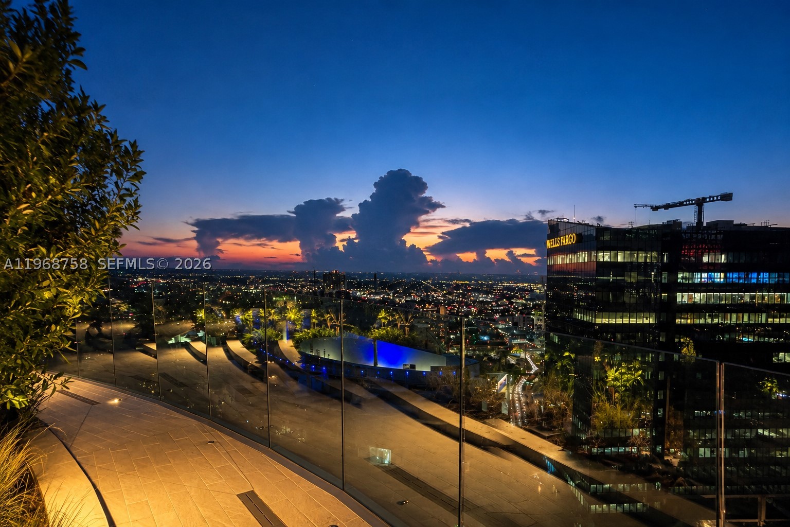 image Aston Martin Residences25