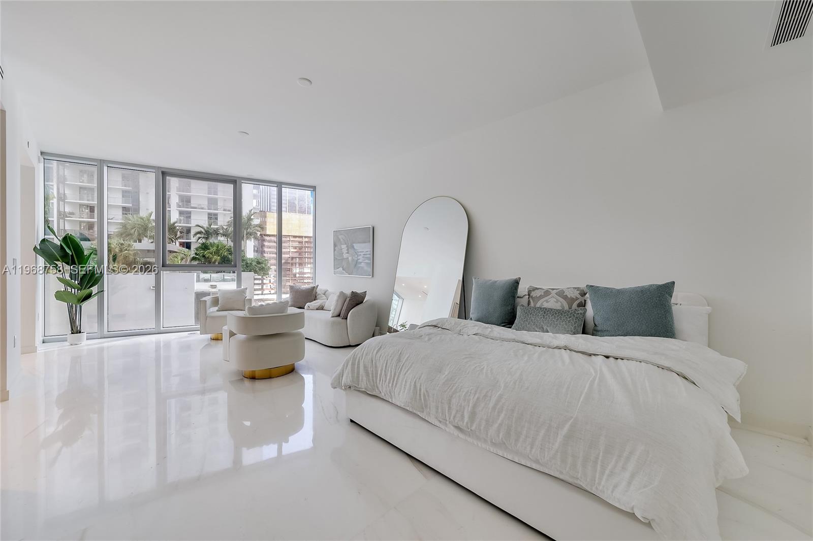 300 Biscayne Blvd Way #1105C Miami, FL 33131