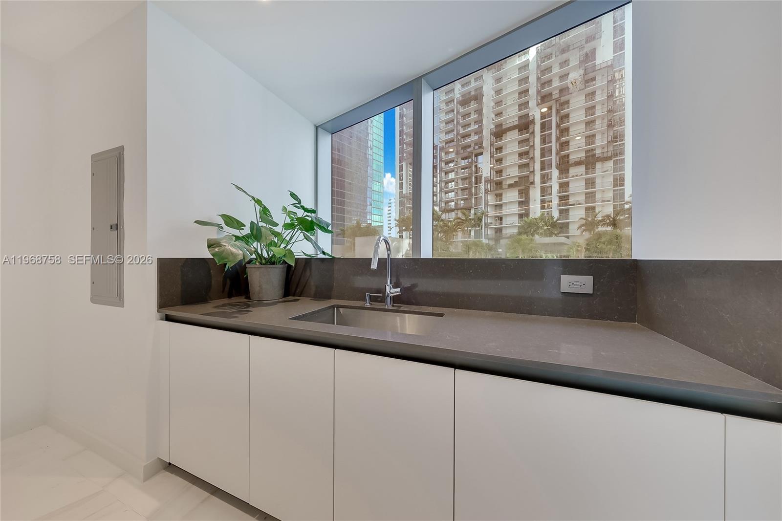 300 Biscayne Blvd Way #1105C Miami, FL 33131