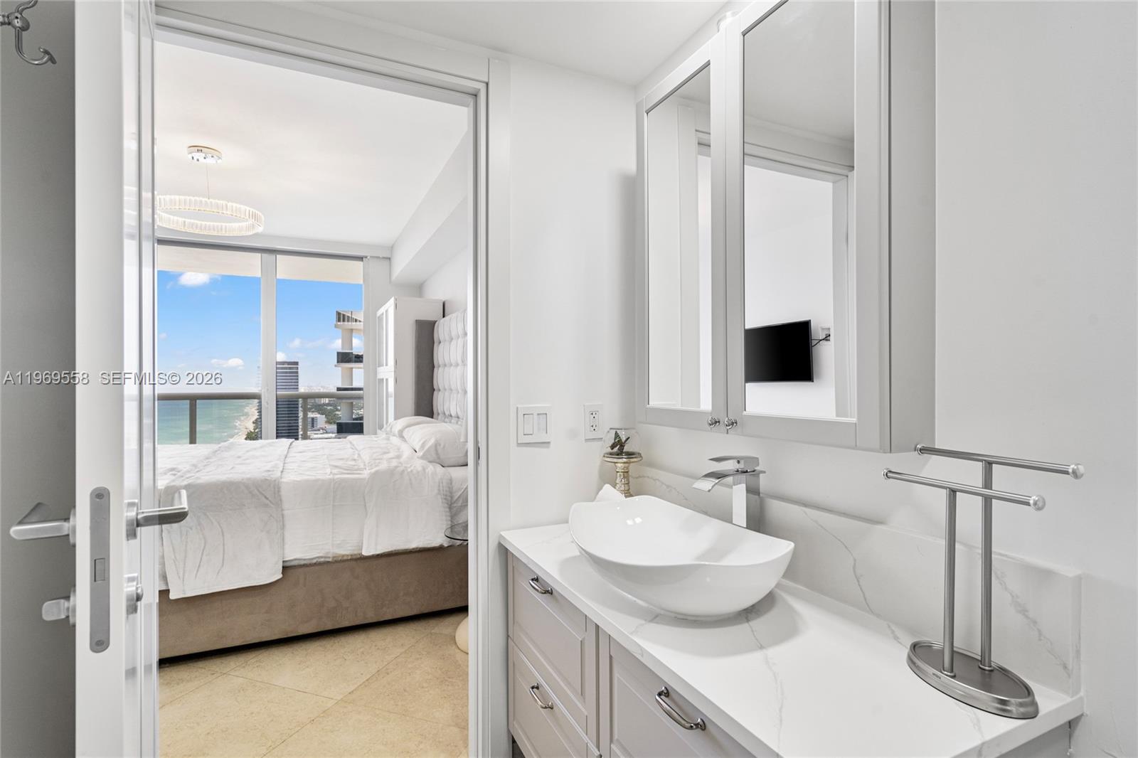 image Beach Club 211