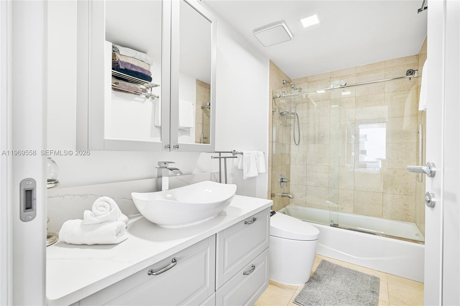 image Beach Club 212