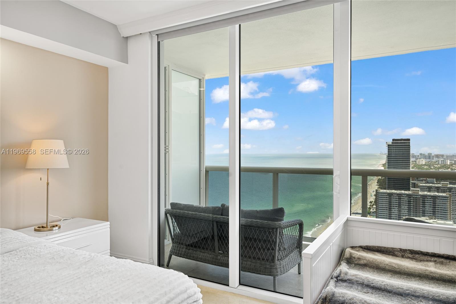 image Beach Club 215