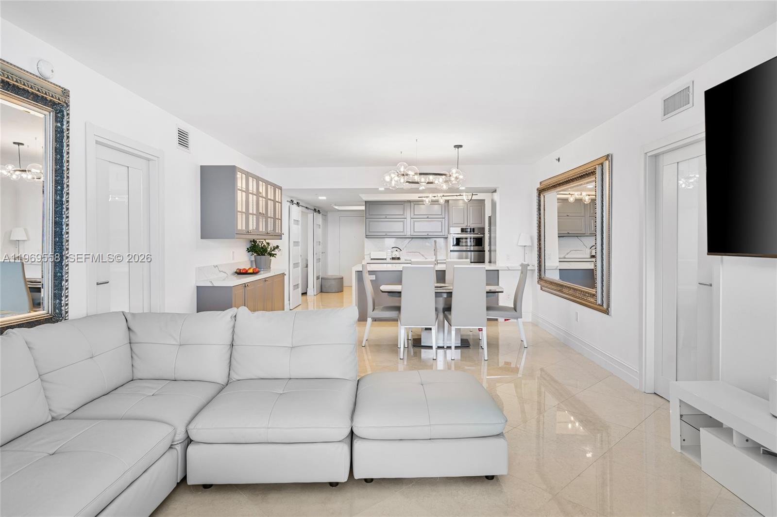 image Beach Club 219