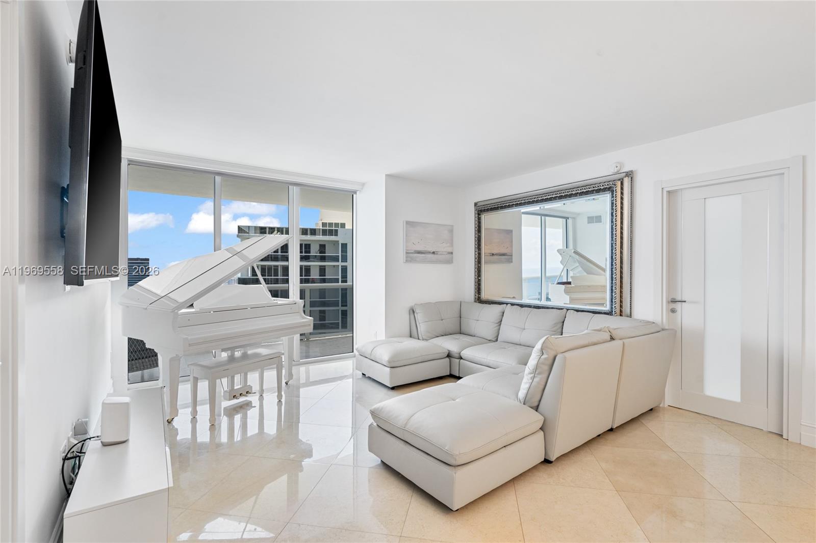 image Beach Club 221