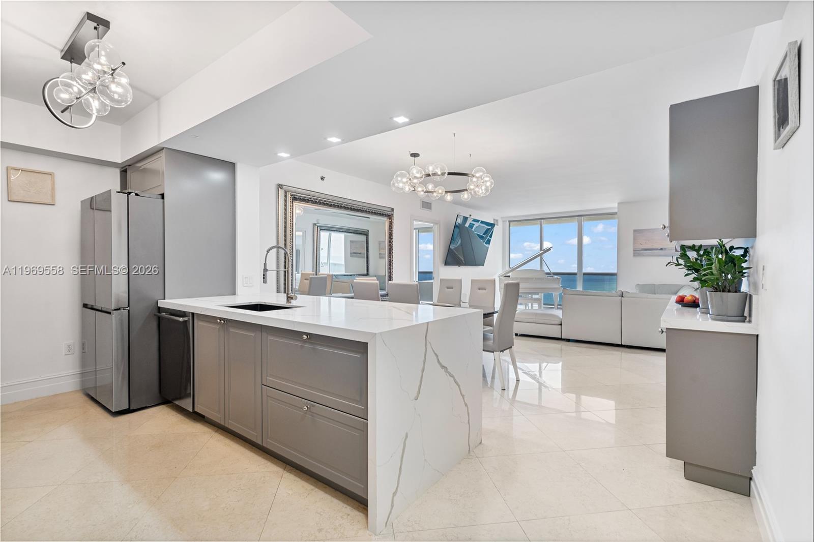 image Beach Club 225