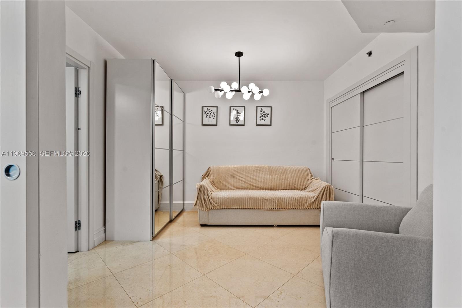 image Beach Club 233