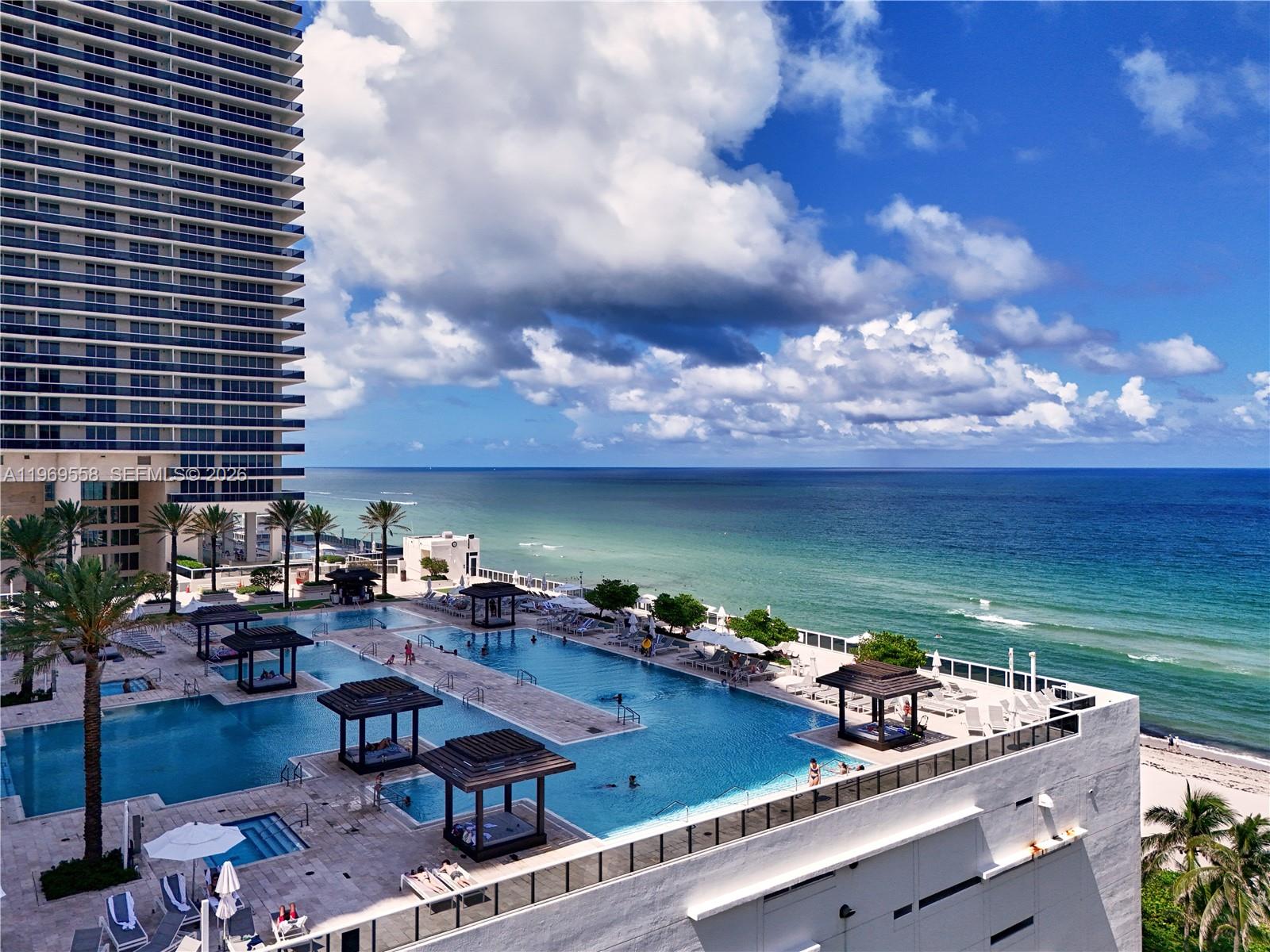 image Beach Club 239