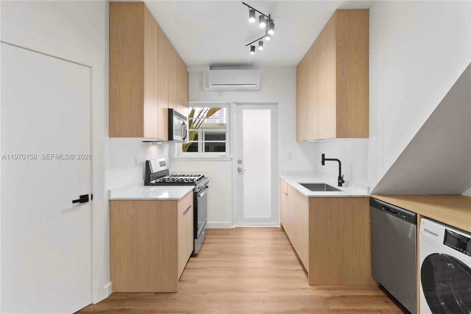 1009 Meridian Ave #14 Miami Beach, FL 33139