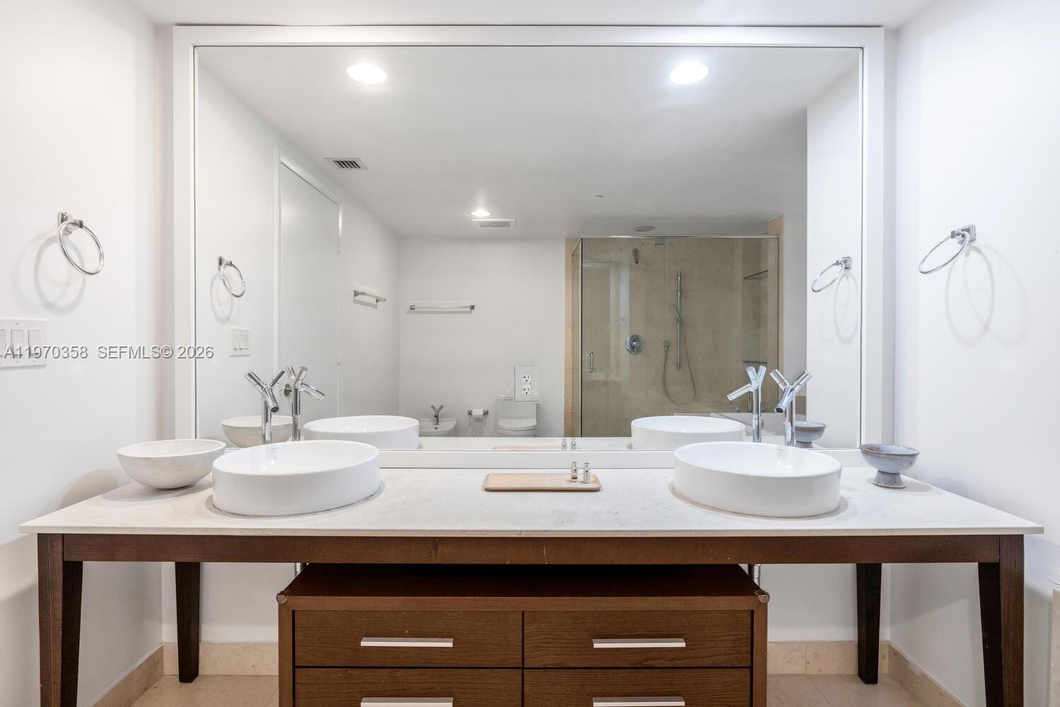 image Icon Brickell I9