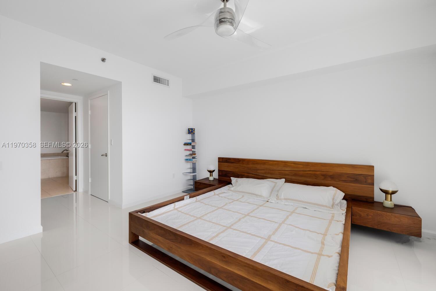 image Icon Brickell I12