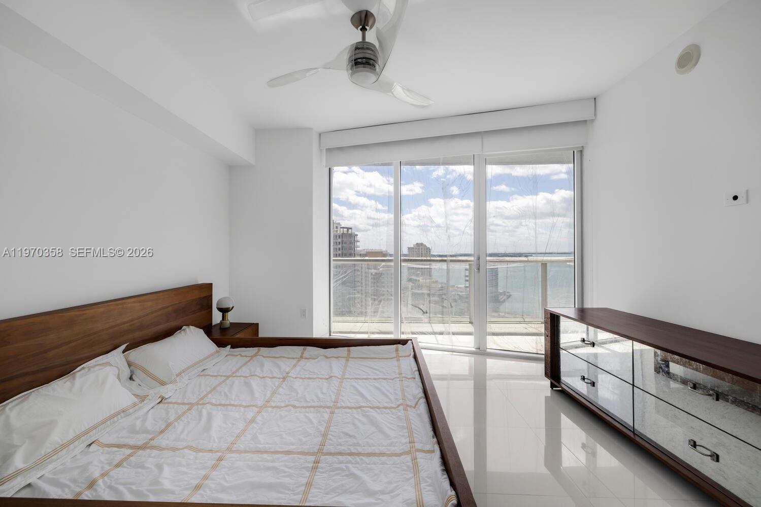 image Icon Brickell I13