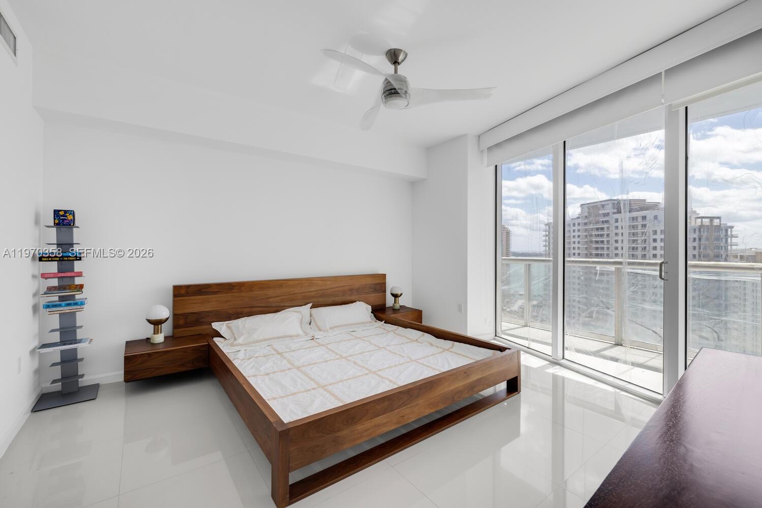 image Icon Brickell I14