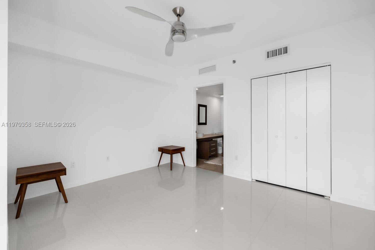 image Icon Brickell I18