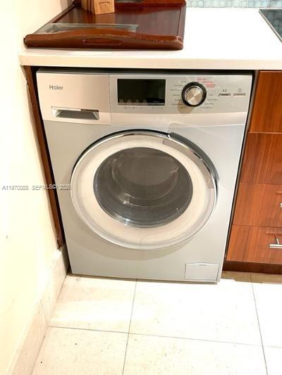 image The Carillon Center Tower9