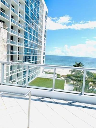 image The Carillon Center Tower28