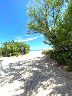 image The Carillon Center Tower41