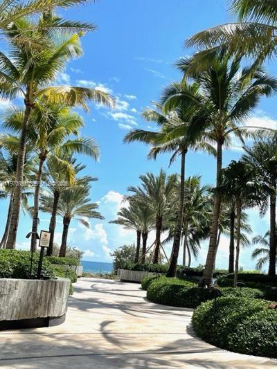 image The Carillon Center Tower4