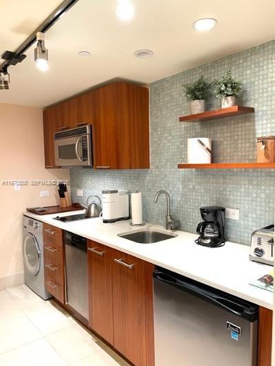 image The Carillon Center Tower8