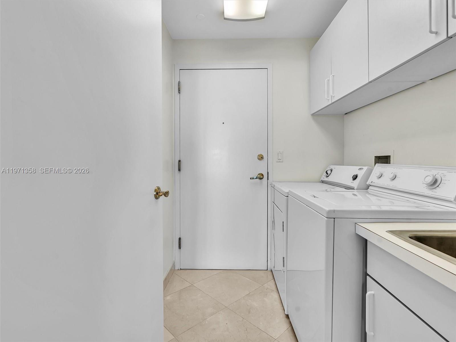 10101 Collins Ave #18C + CABANA Bal Harbour, FL 33154