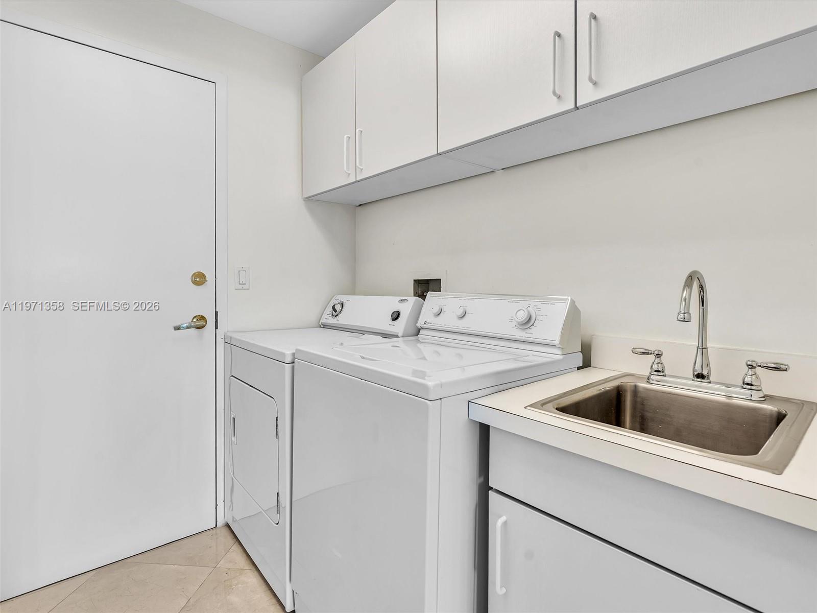 10101 Collins Ave #18C + CABANA Bal Harbour, FL 33154