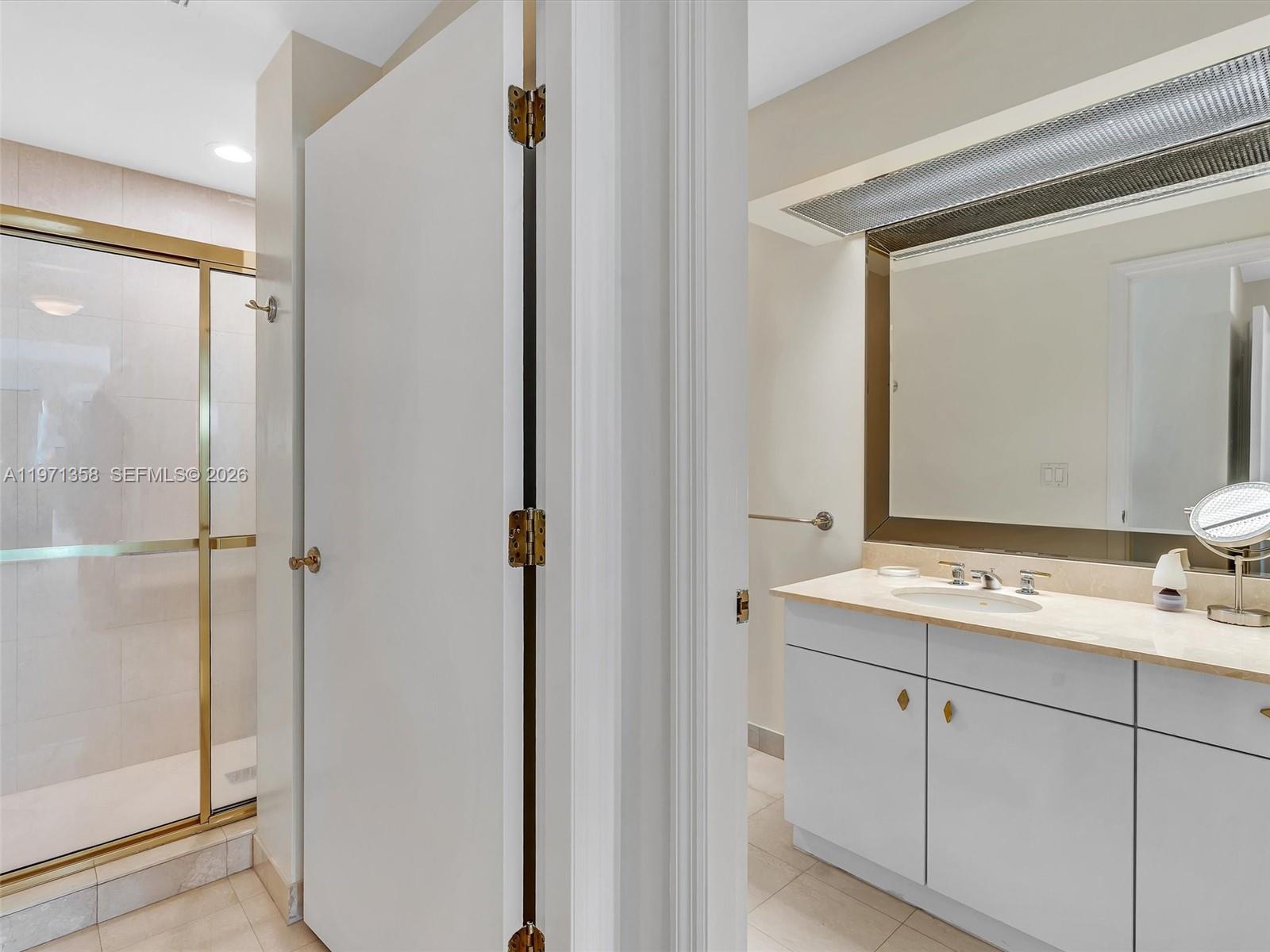 10101 Collins Ave #18C + CABANA Bal Harbour, FL 33154