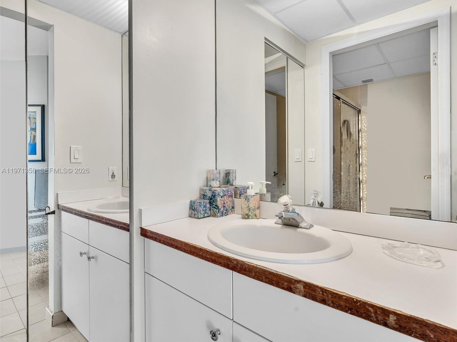 10101 Collins Ave #18C + CABANA Bal Harbour, FL 33154