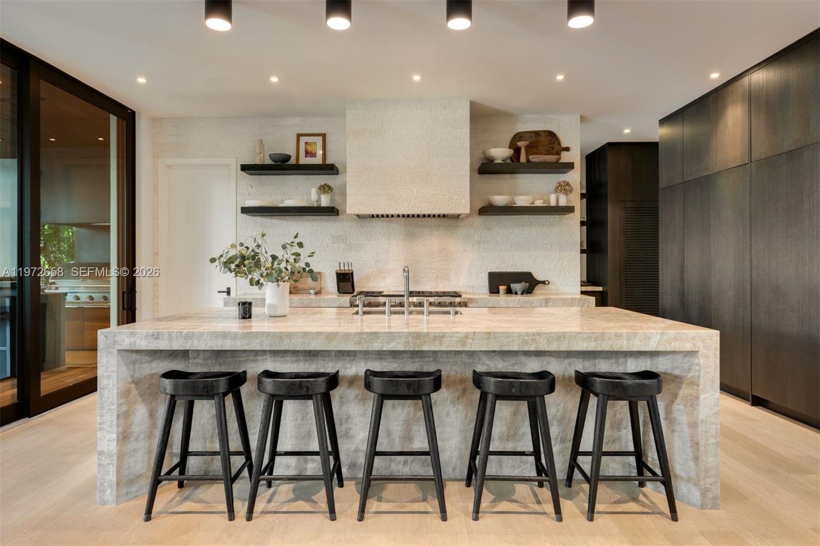 6850 Sunrise Ct Coral Gables, FL 33133