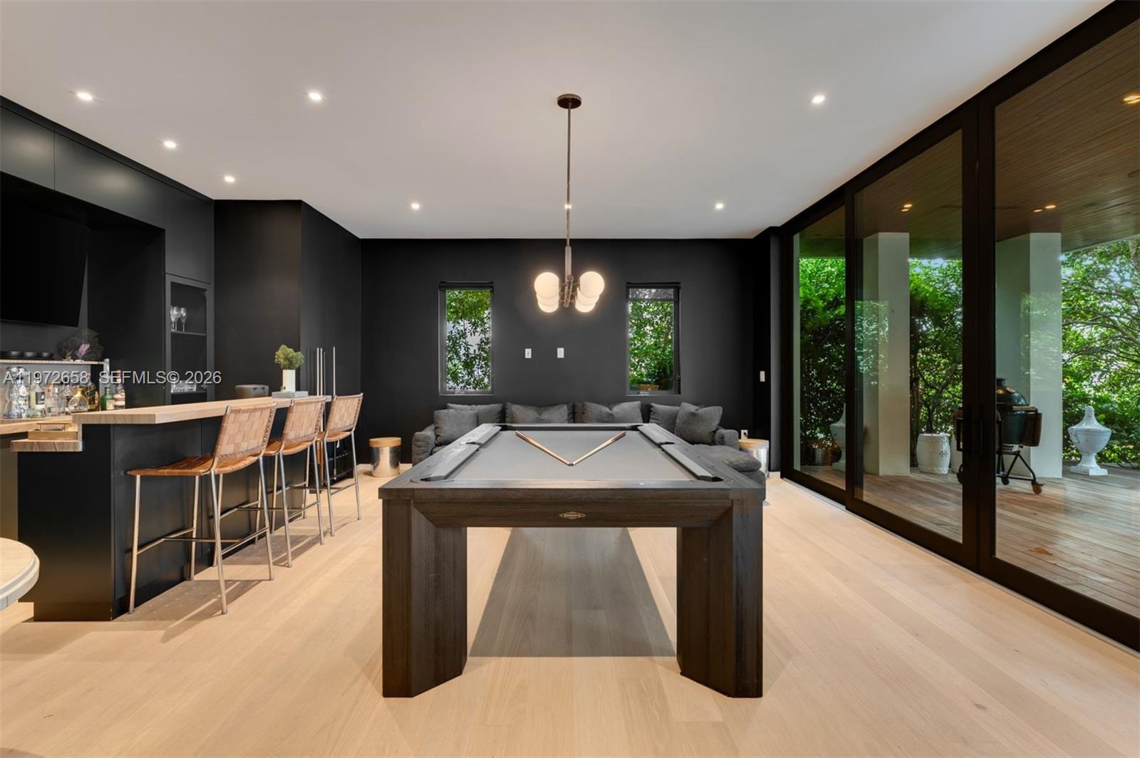 6850 Sunrise Ct Coral Gables, FL 33133