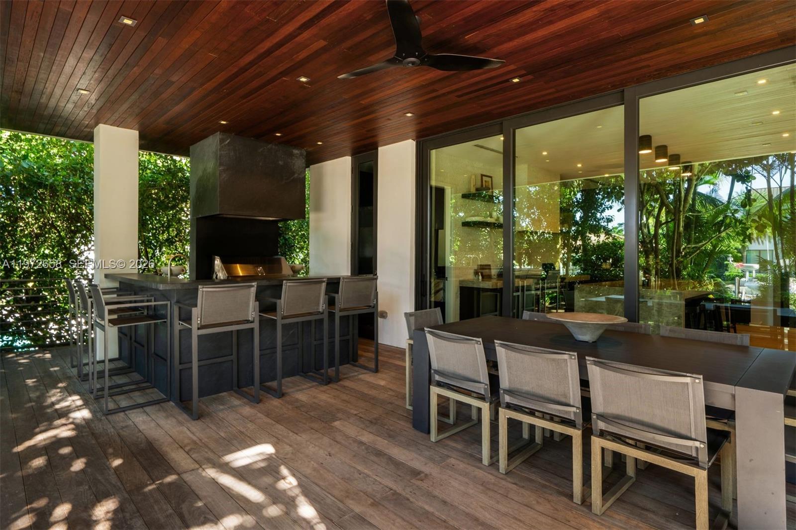 6850 Sunrise Ct Coral Gables, FL 33133