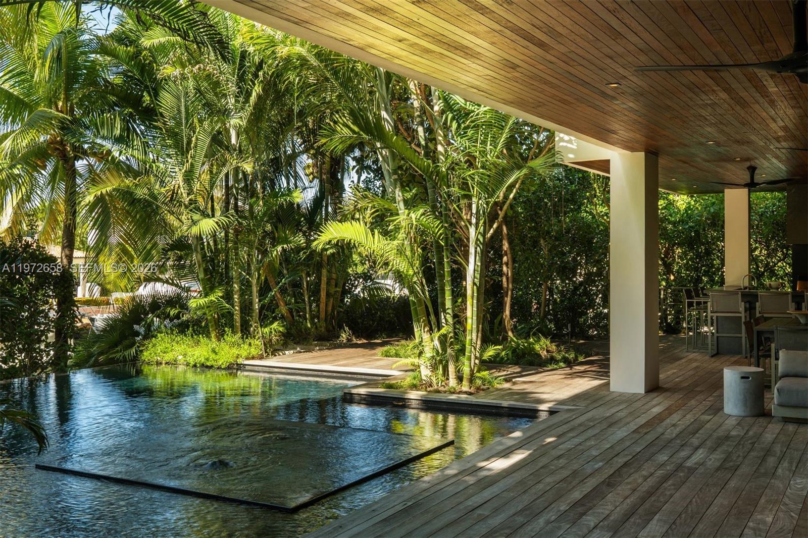 6850 Sunrise Ct Coral Gables, FL 33133