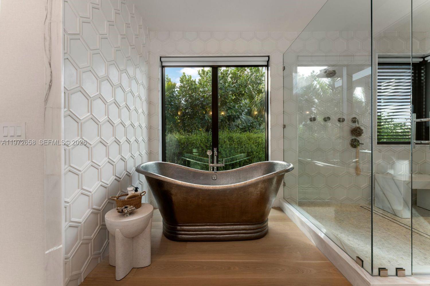 6850 Sunrise Ct Coral Gables, FL 33133