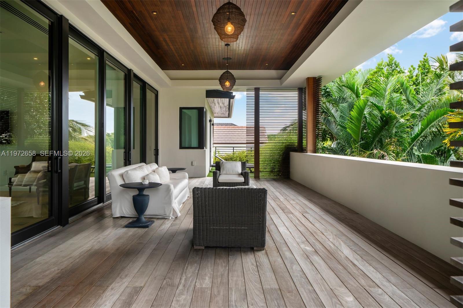 6850 Sunrise Ct Coral Gables, FL 33133