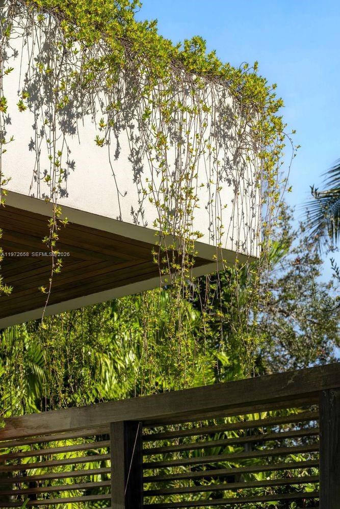 6850 Sunrise Ct Coral Gables, FL 33133