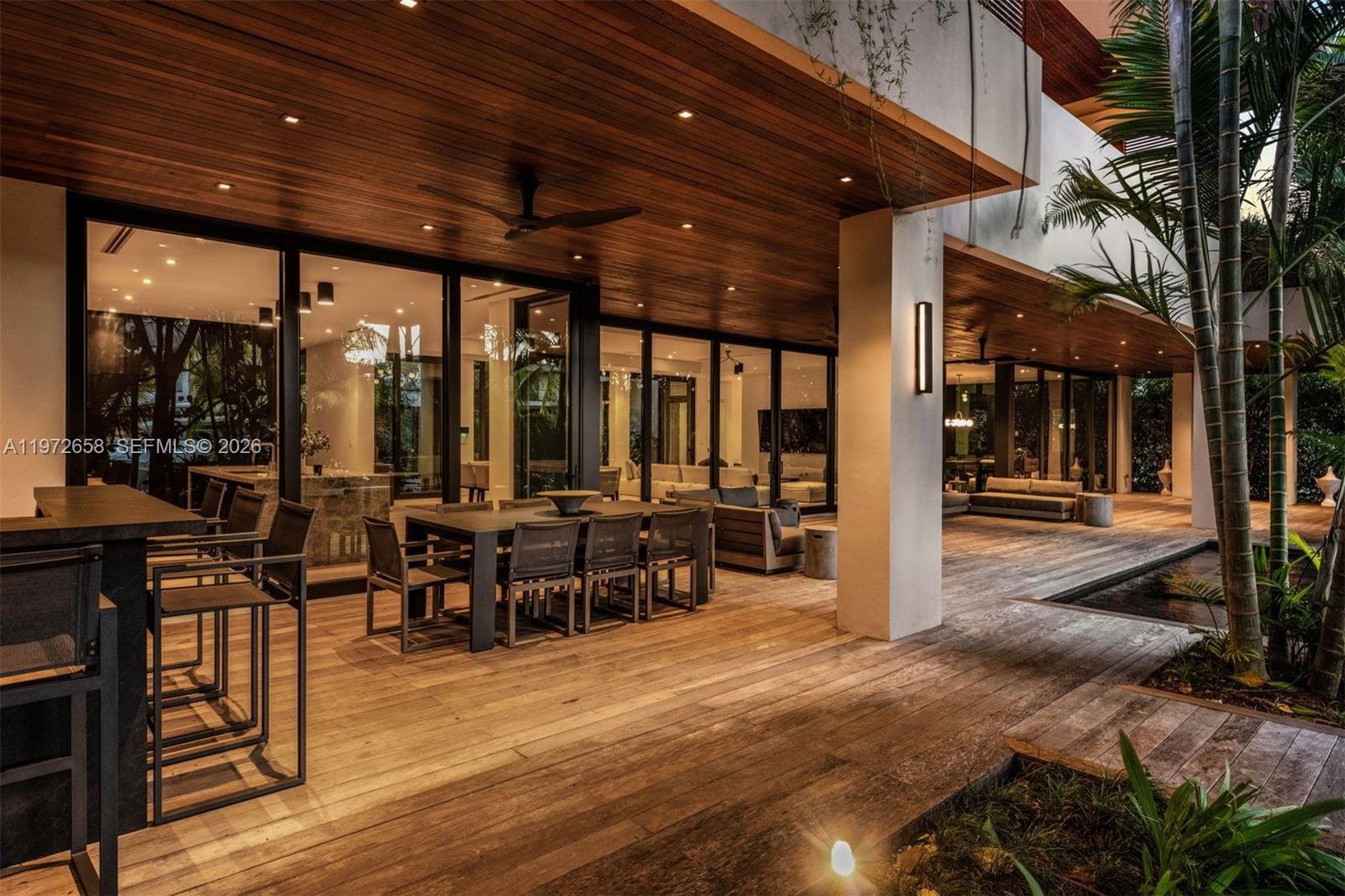 6850 Sunrise Ct Coral Gables, FL 33133