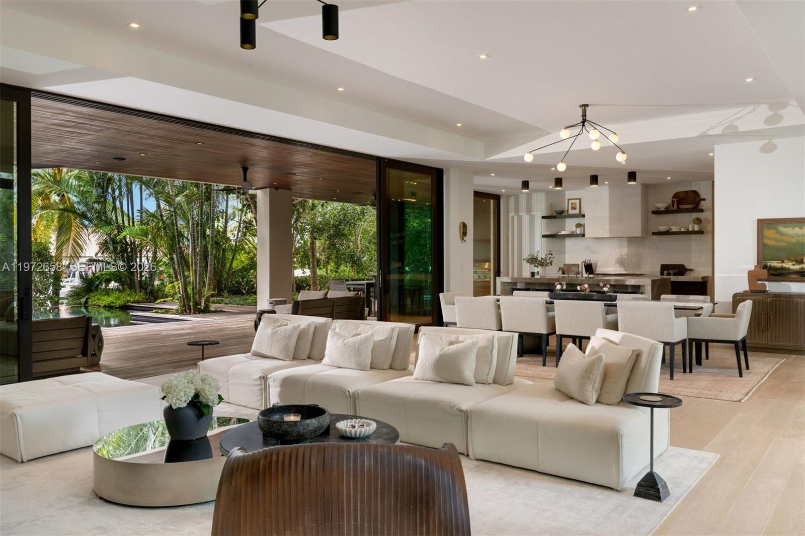 6850 Sunrise Ct Coral Gables, FL 33133