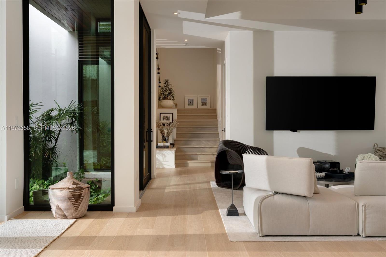 6850 Sunrise Ct Coral Gables, FL 33133