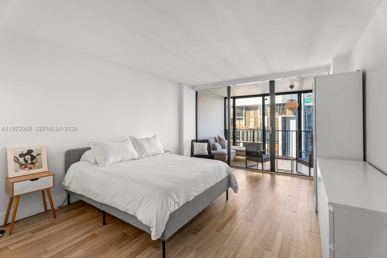 image Brickell Place III10